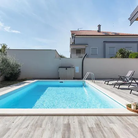 아파트 Volme With Private Pool 메덜린